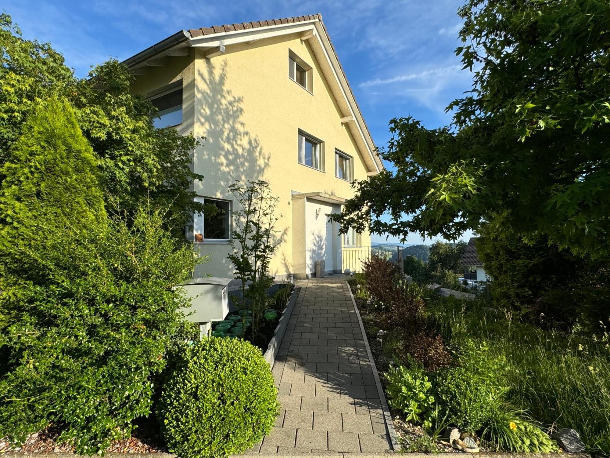 Villa Modern Ufhusen Eksteriør billede